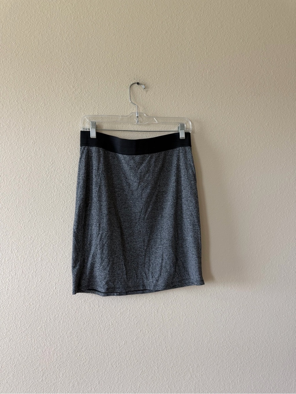 American Eagle Outfitters Stretchy Grey Pencil Skirt with Black Waistband